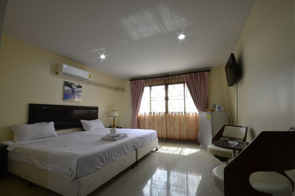 Royal Q & D Suites Pattaya Exterior photo