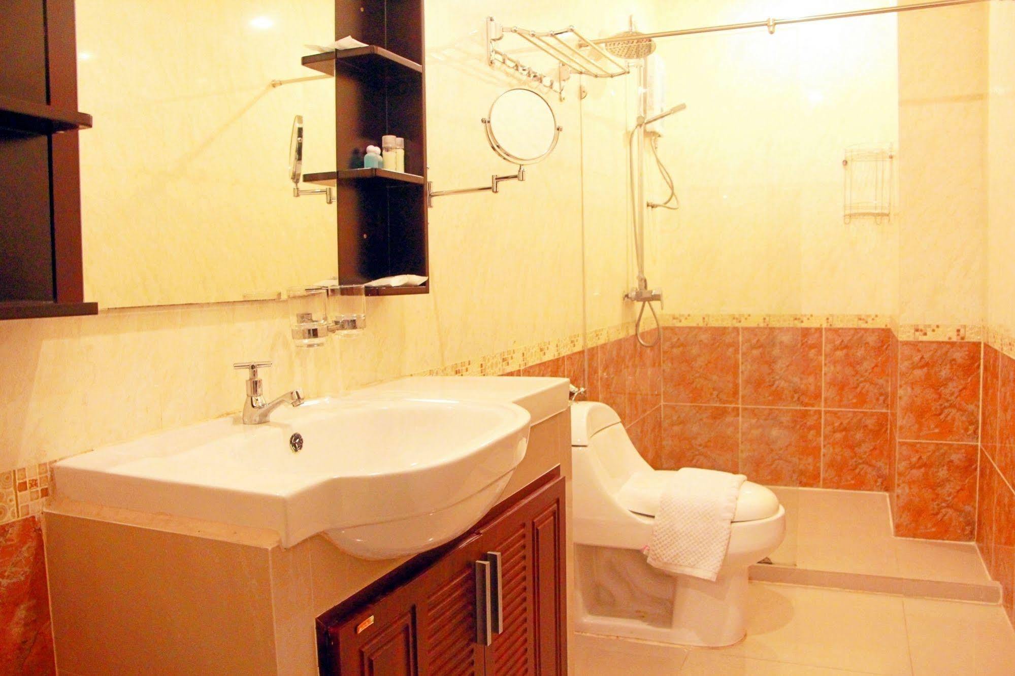 Royal Q & D Suites Pattaya Exterior photo