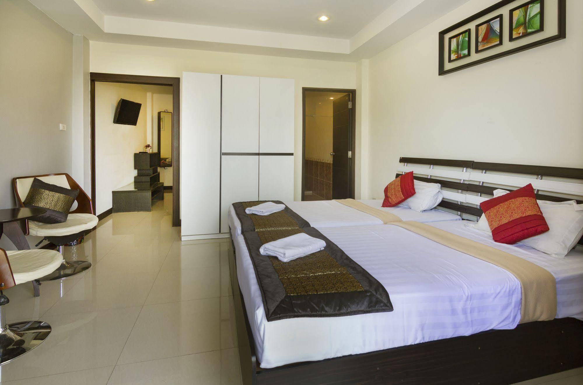 Royal Q & D Suites Pattaya Exterior photo