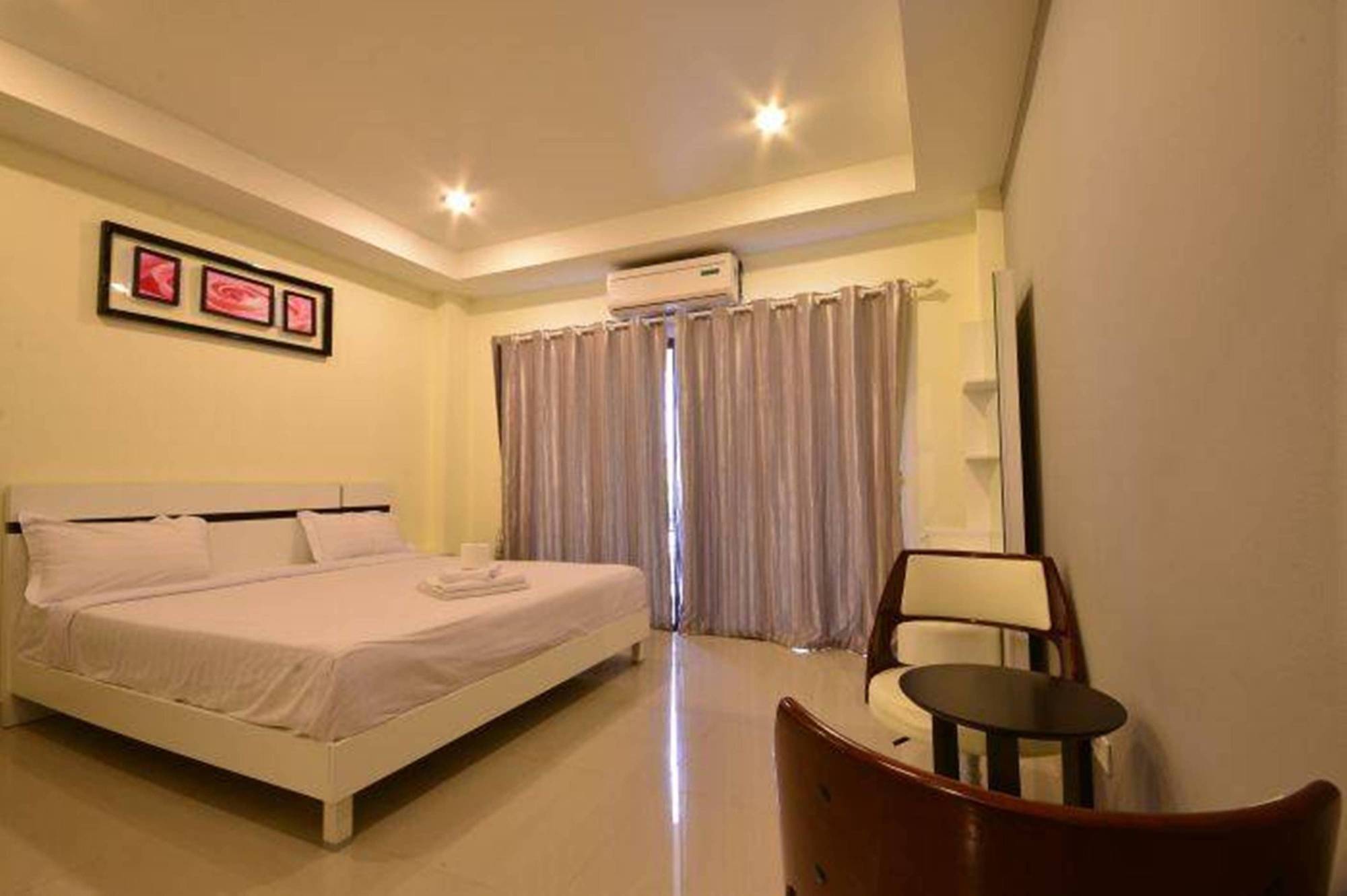 Royal Q & D Suites Pattaya Exterior photo