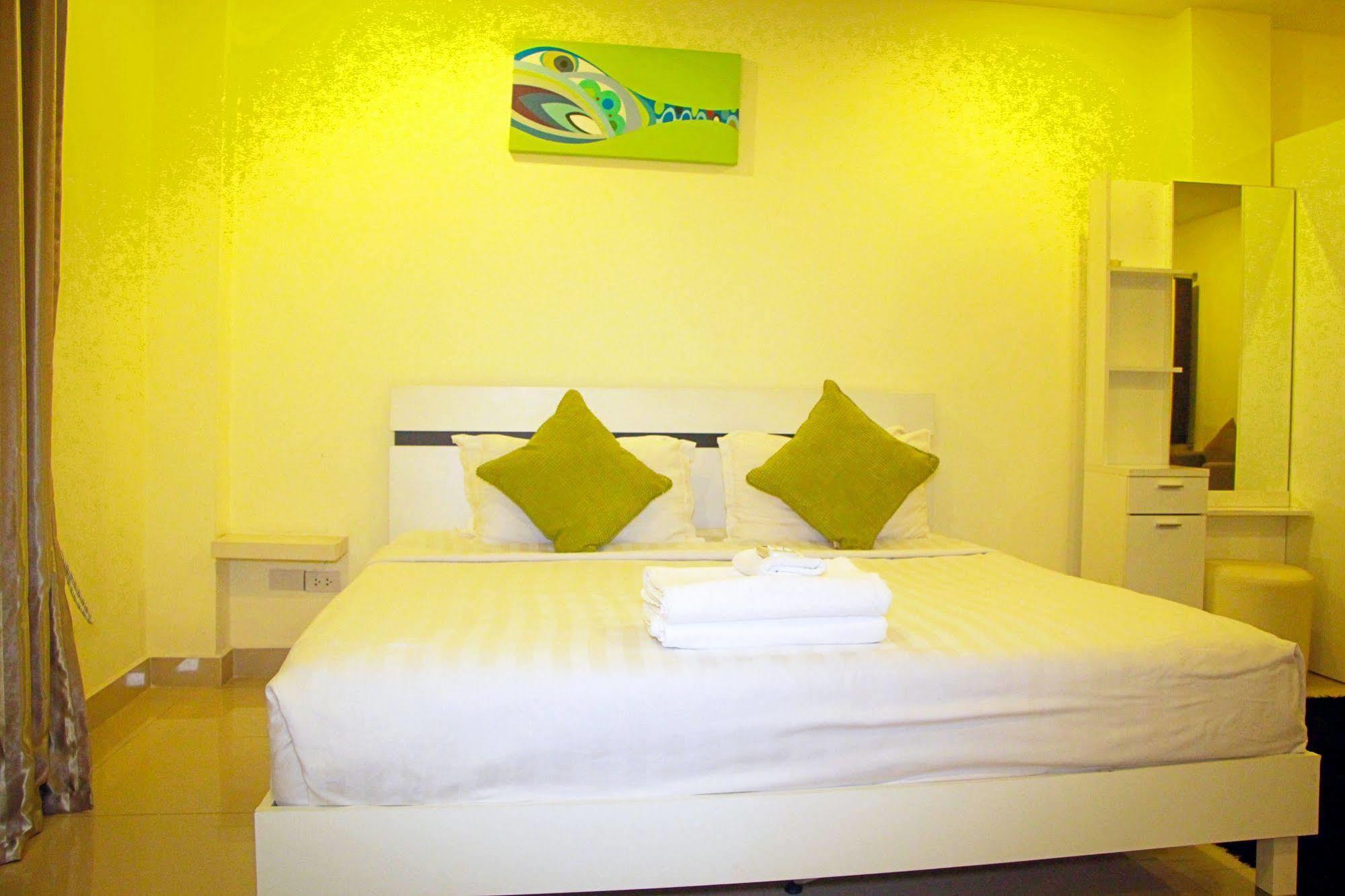 Royal Q & D Suites Pattaya Exterior photo