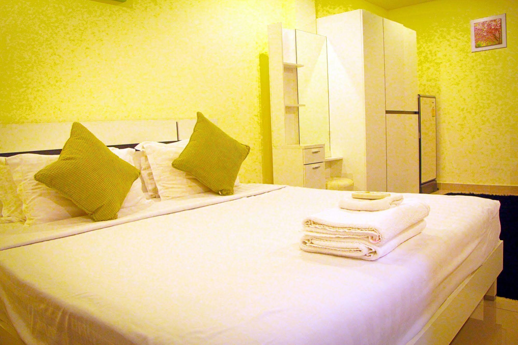 Royal Q & D Suites Pattaya Exterior photo