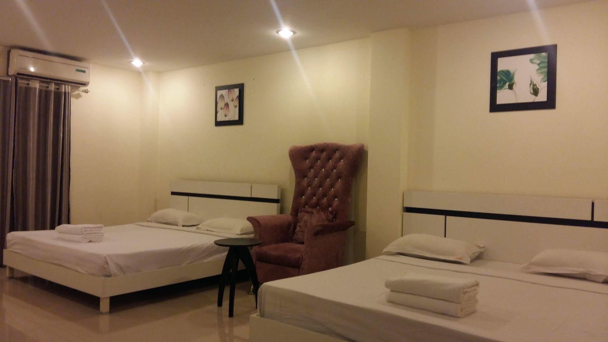 Royal Q & D Suites Pattaya Exterior photo